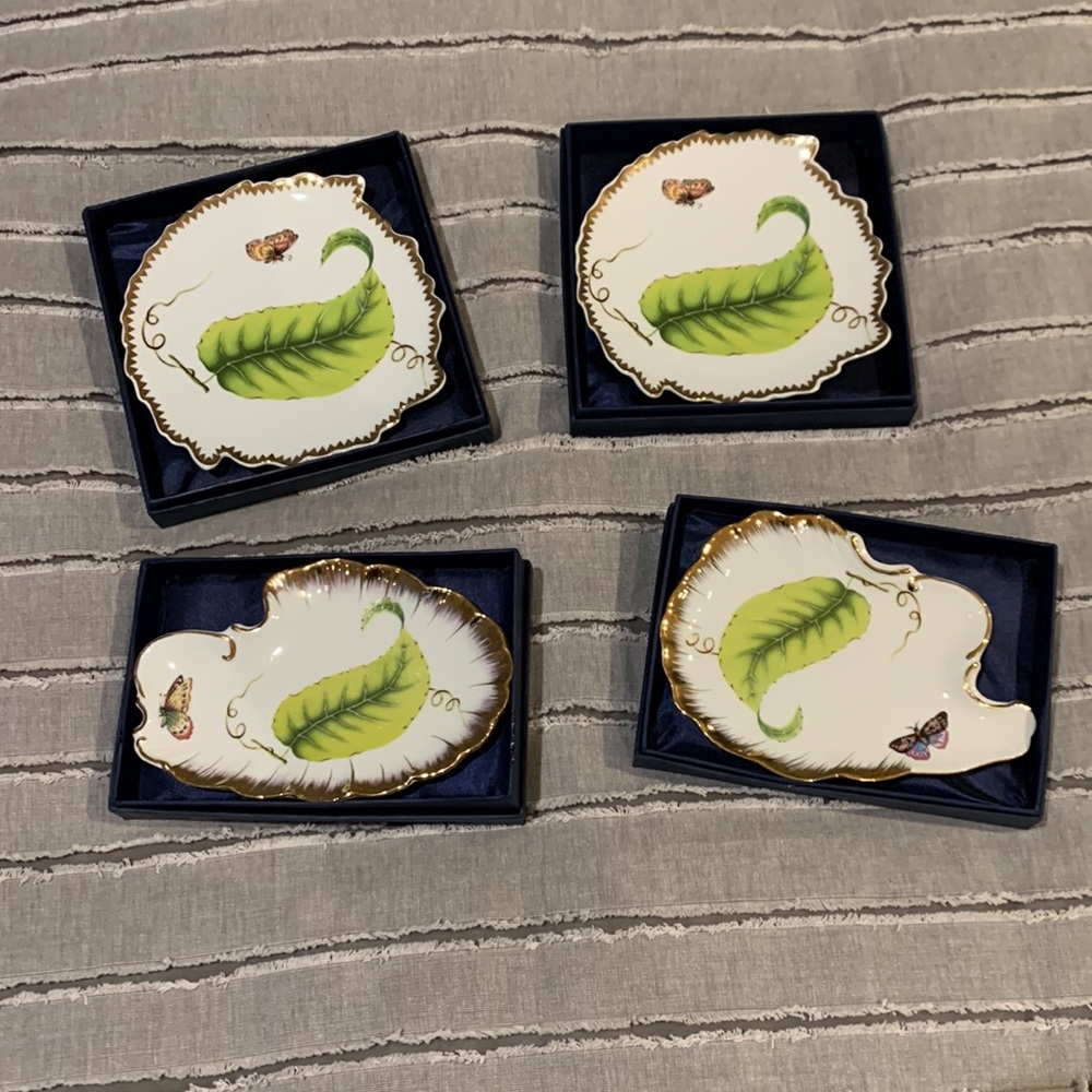 Set of 4 never used I. Godinger & CO small plates.